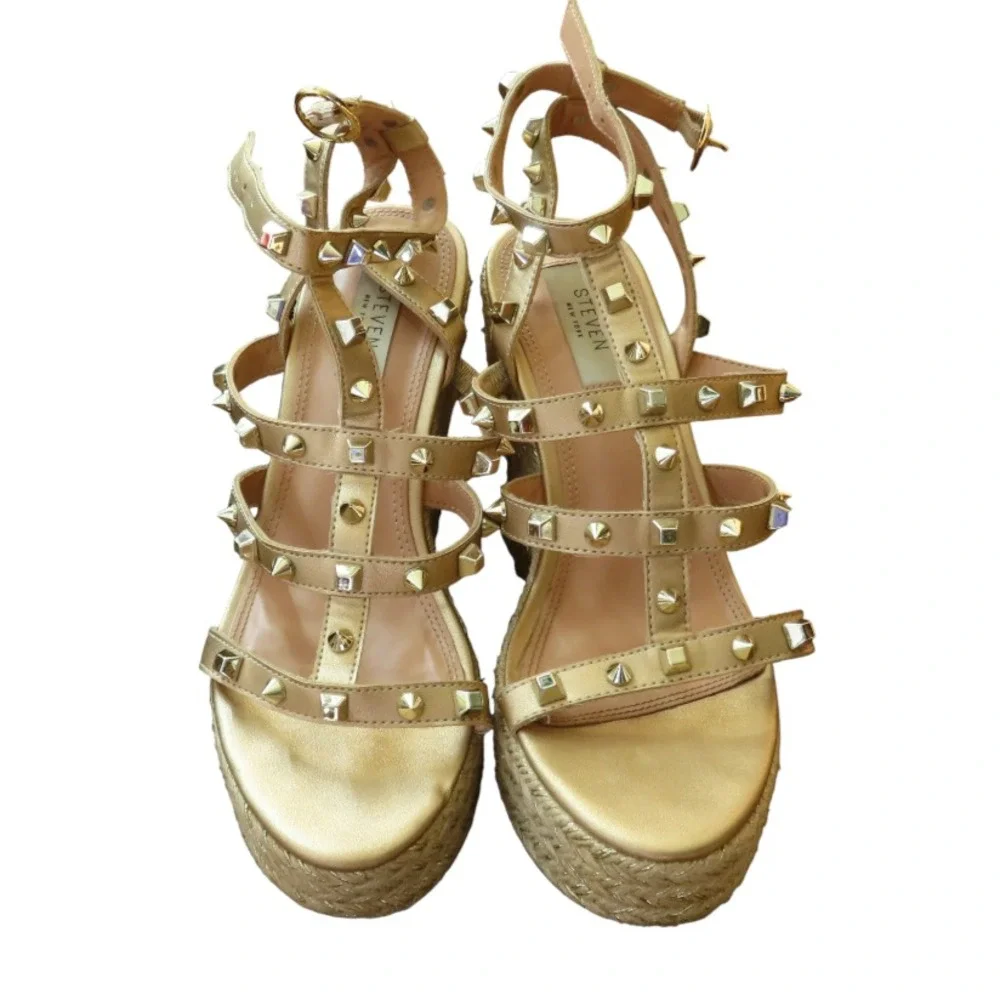 Steve Madden very gently